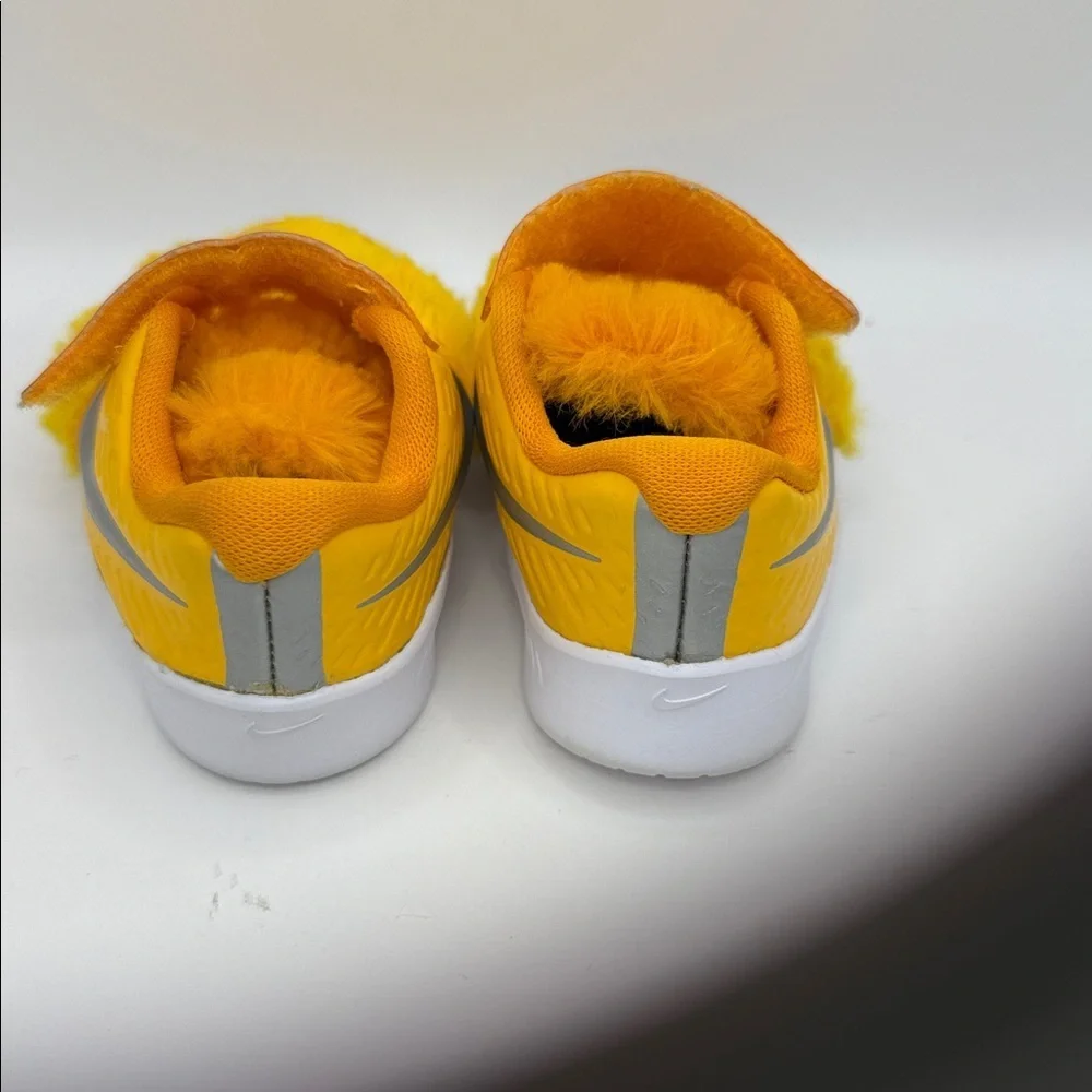 Nike Gofast Go Fast Yellow Toddler Shoes Size 4 with Star Accents Faux Fur